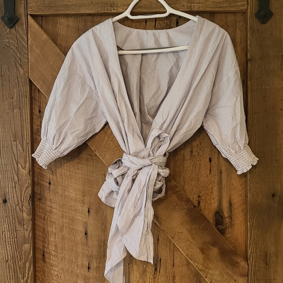 Aritzia Babaton Thenardier Wrap Plunge Blouse Blue Harbour Stripes M - Picture 3 of 5